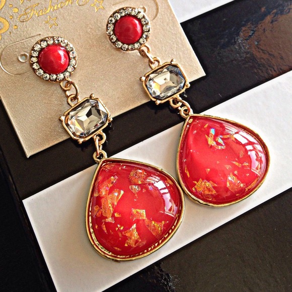 Jewelry - ❗️🚫SOLD IN BUNDLE❗️Red Fire's Glisten Earrings