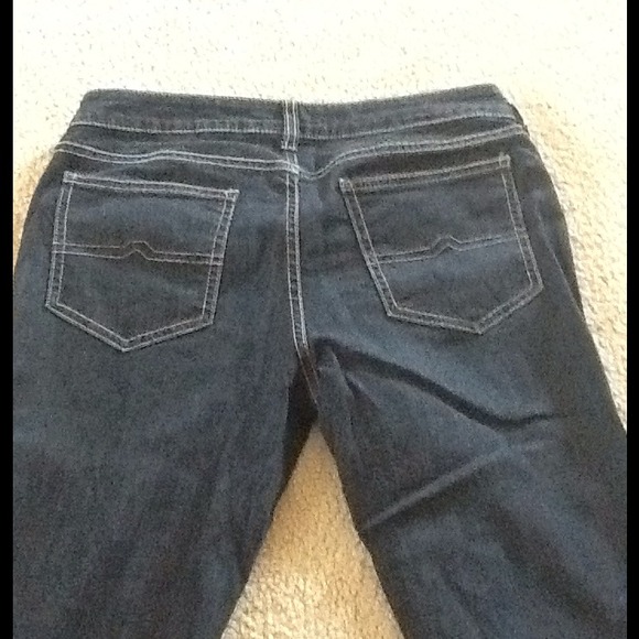 Capris 💕 - Picture 3 of 3