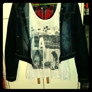 *SOLD*White L.A. graphic tank top!