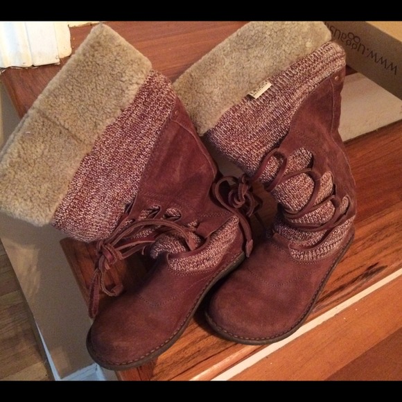 Authentic Uggs Boots (Torrey) sz 7