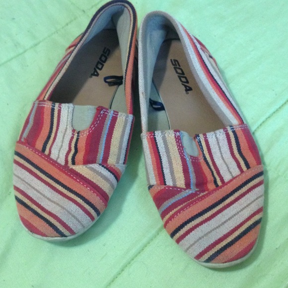 Cute shoes (soda)