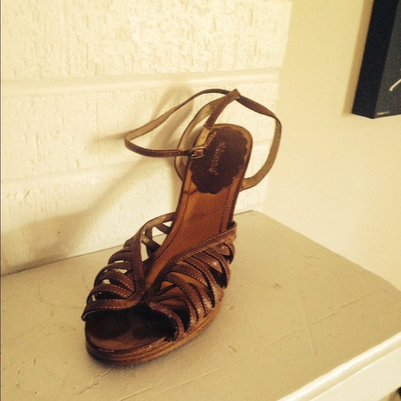 Brown Heels Traded in a Bundle to @tpowell1966