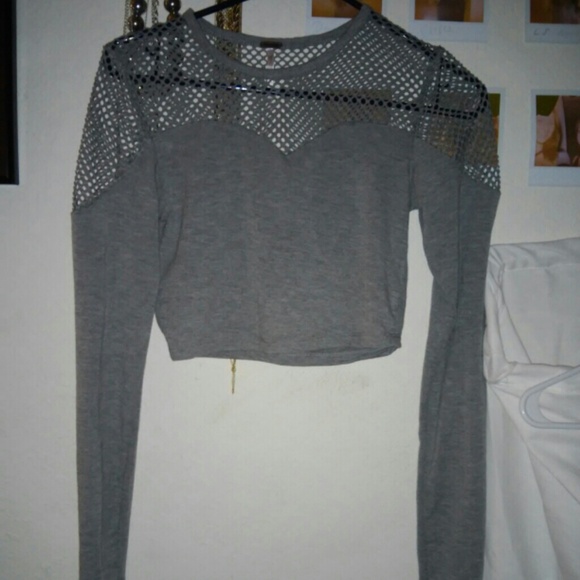 Long sleeved crop top