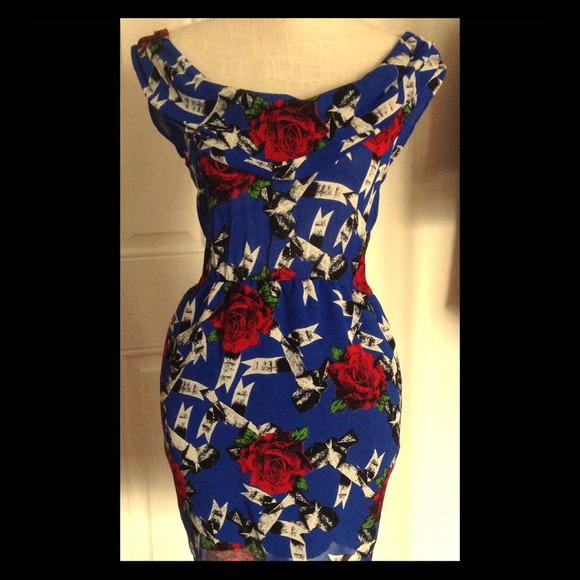 Motel Dresses & Skirts - 🚫SOLD🚫NWOT Cobalt Rose Patterned Cindy Dress