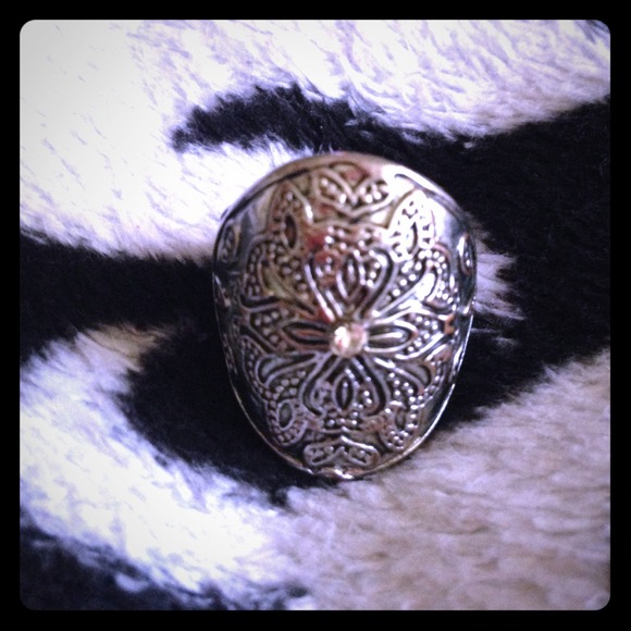 Forever 21 ring