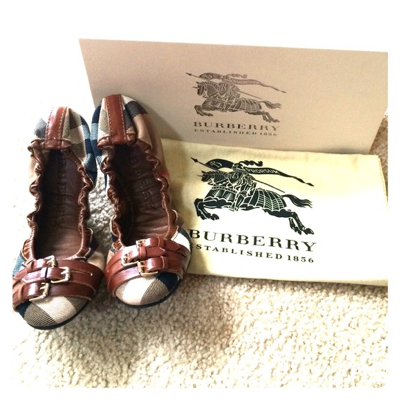 Brand new authentic burberry flats