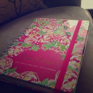 ALMOST BRAND NEW LILLY PULITZER PLANNER!!