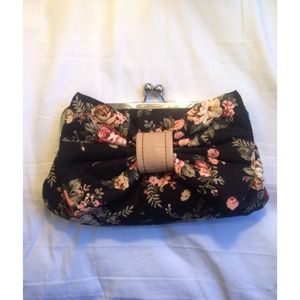 Floral Clutch 🌸🌸