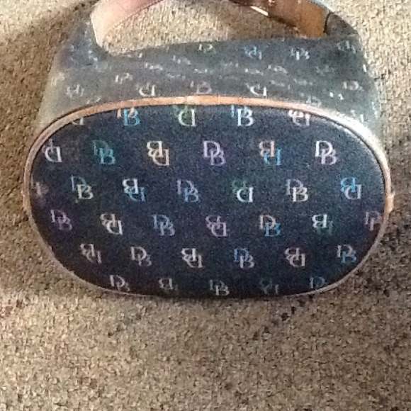 Dooney & Bourke Bag, no stains or tears. - Picture 3 of 3
