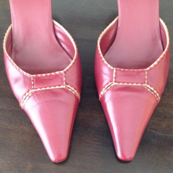 BCBG Maxazria Red Leather Slip On Heels sz 9B - Picture 3 of 4