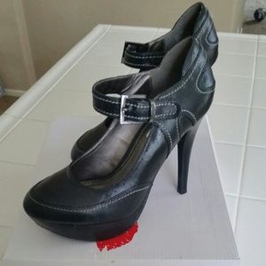 Two Lips black heels