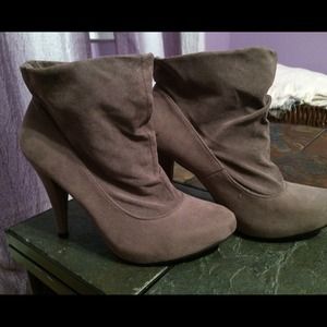 Heel boot