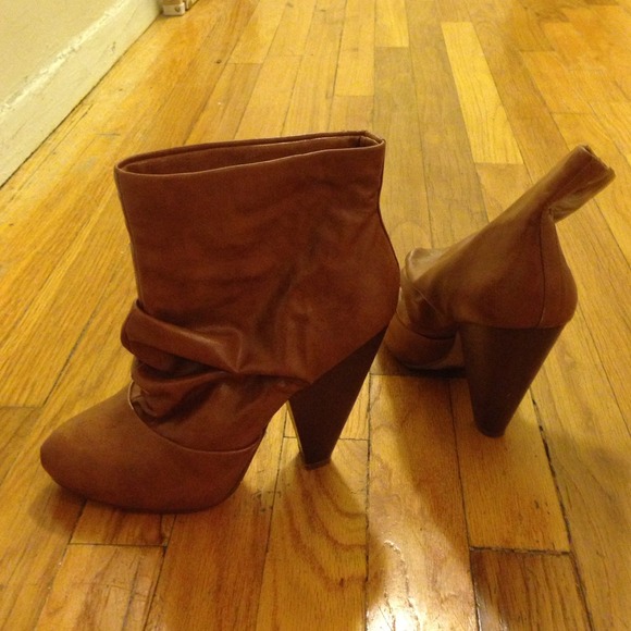Brown ankle boots great for fall and winter