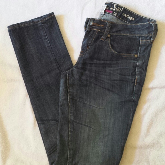 Charlotte Russe refuge slim fit jeans