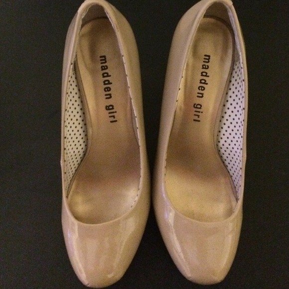 ****BUNDLE***Nude heels and black suede heels - Picture 2 of 4