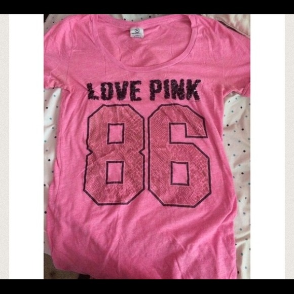 Love pink tee