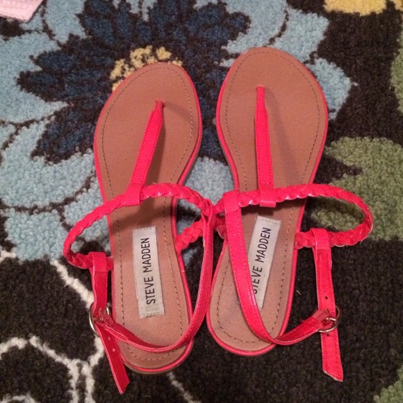 Coral Steve Madden Pago Sandals 7.5