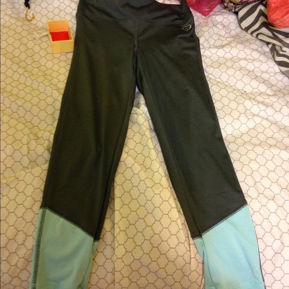 Athletic yoga capris