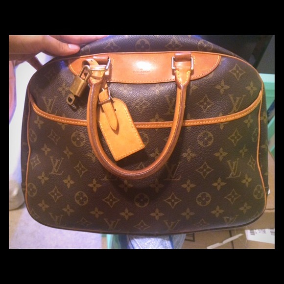 Authentic Louis Vuitton deauville