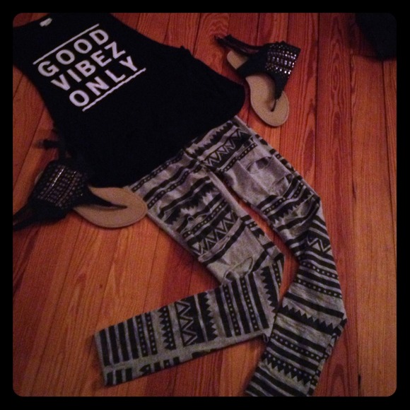 Tribal print leggings