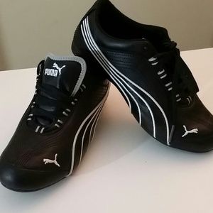 *Puma*Black leather size 6.5 sneakers