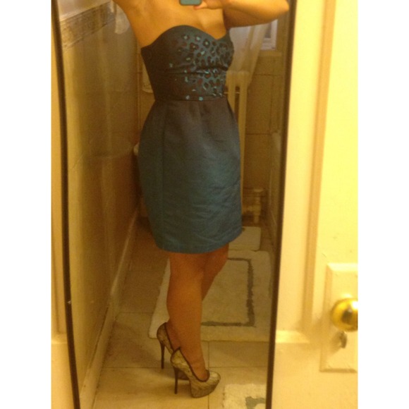 SWEET HEART NECKLINE DRESS - Picture 2 of 4
