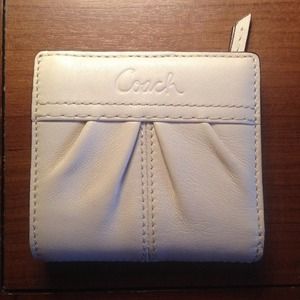 AUTHENTIC Coach leather wallet