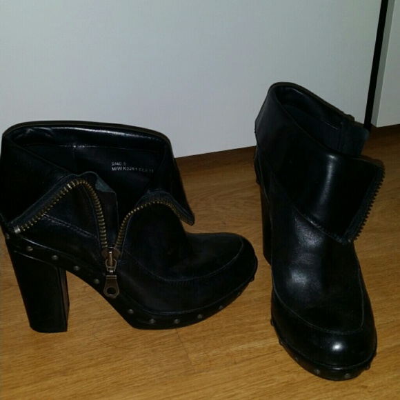 Kork ease black platform boots