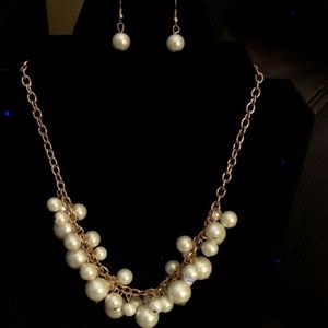 Simulated Pearls Necklace Set