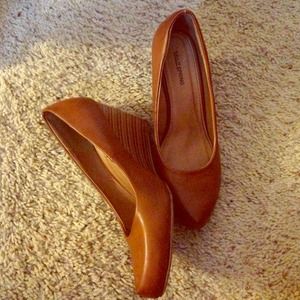 Brown wedge shoes barely worn