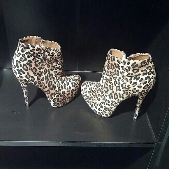 Leopard shoes