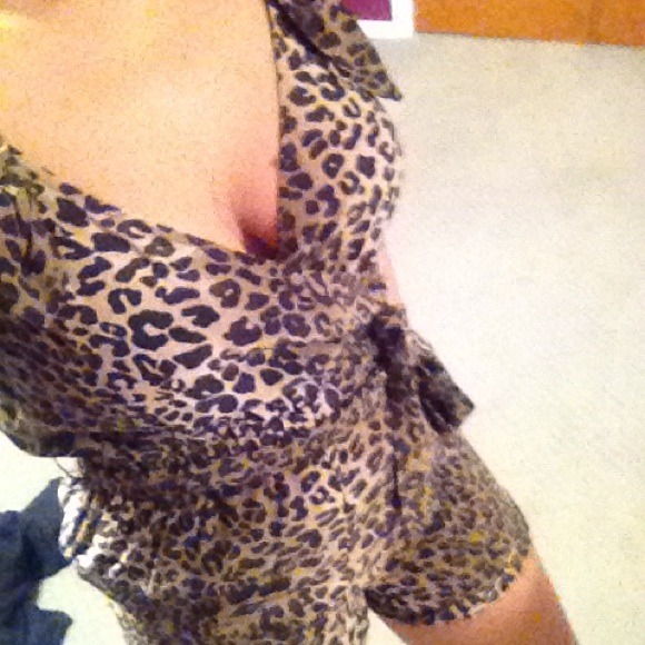 ARMANI EXCHANGE Leopard Print Romper