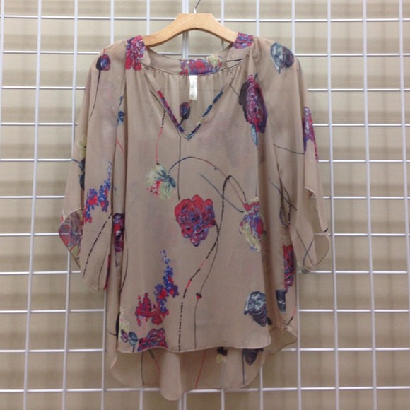 Boutique 3/4 sleeve top