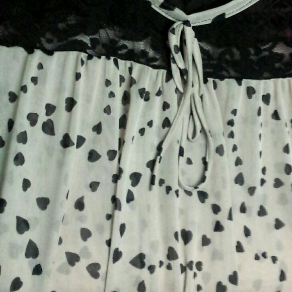 NWOT Heart shirt fits S-M - Picture 2 of 2