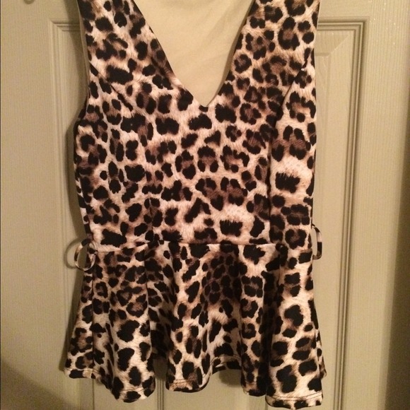 ❌SOLD❌Leopard peplum