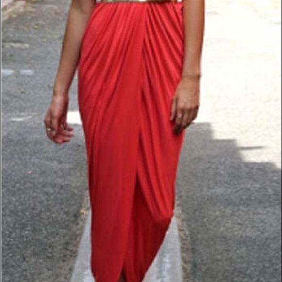 Red Asymmetric Slit Maxi Dress - Picture 2 of 4