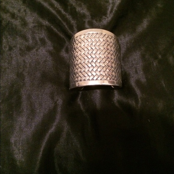 NWOT! Metal cuff bracelet - Picture 1 of 3