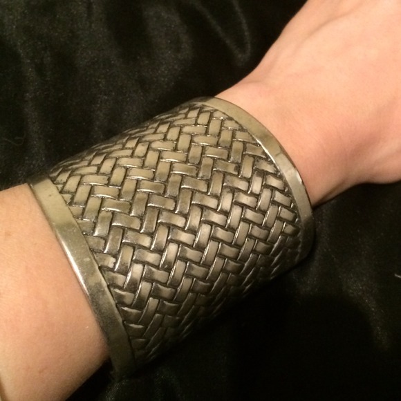 NWOT! Metal cuff bracelet - Picture 3 of 3