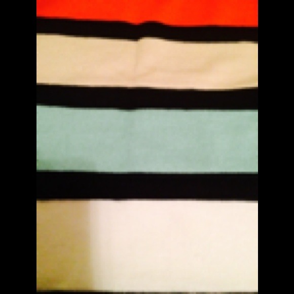 NWOT body con skirt! - Picture 2 of 3