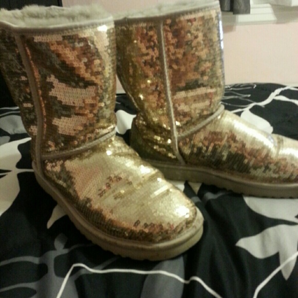 Short silver sequined UGGS