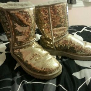 Short silver sequined UGGS