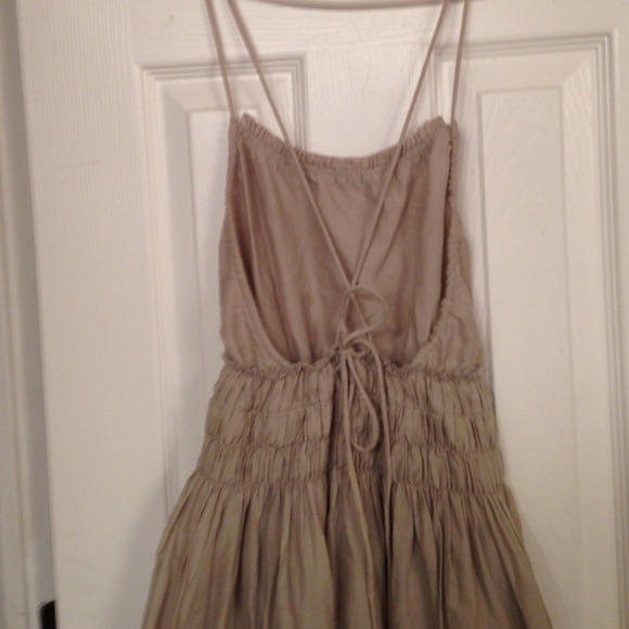 Dress - Picture 3 of 4