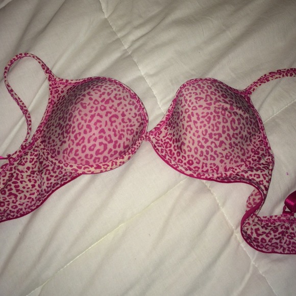 Forever 21 t shirt bra