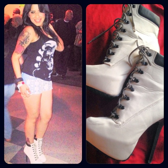 TJ Max Shoes - White & Black Lace-up boots TODAY ONLY 12/11