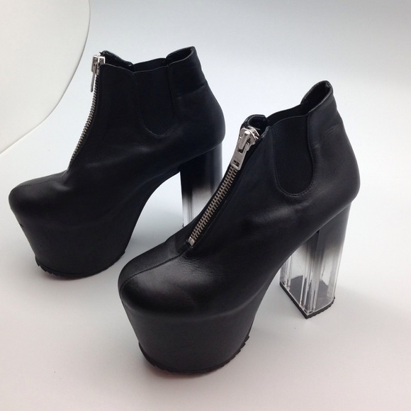 UNIF Black boots size 7