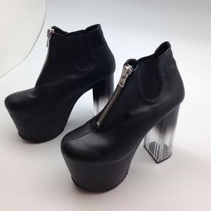 UNIF Black boots size 7