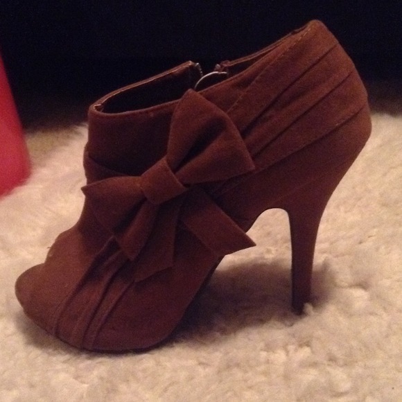 Open-toe fall heel 🍁