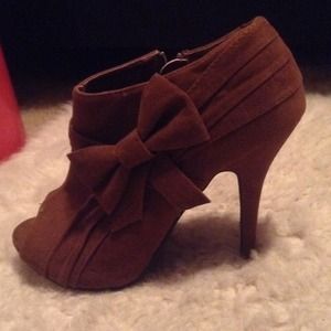 Open-toe fall heel 🍁