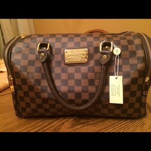 Louis Vuitton speedy handbag!!!