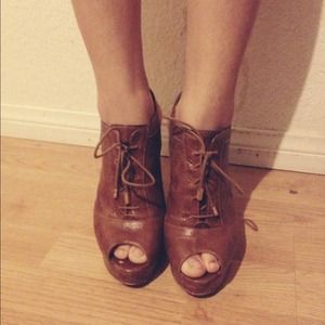 BCBG Paris PL-Ryder Heels